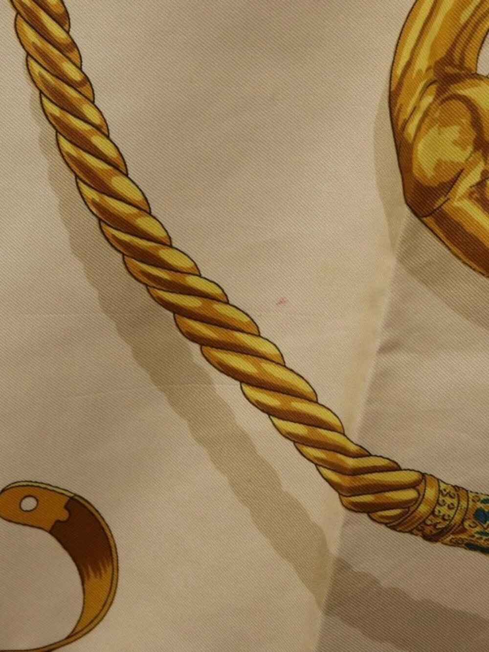 HERMES Carre 90 Scarf ""LES CAVALIERS D'OR"" Silk White Auth 181286 - Picture 8 of 16